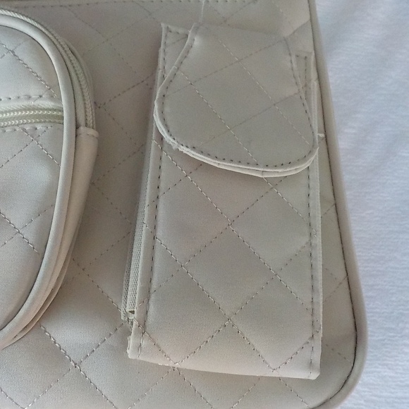 NEW Cream Quilt Shoulder Bag - Picture 7 of 12